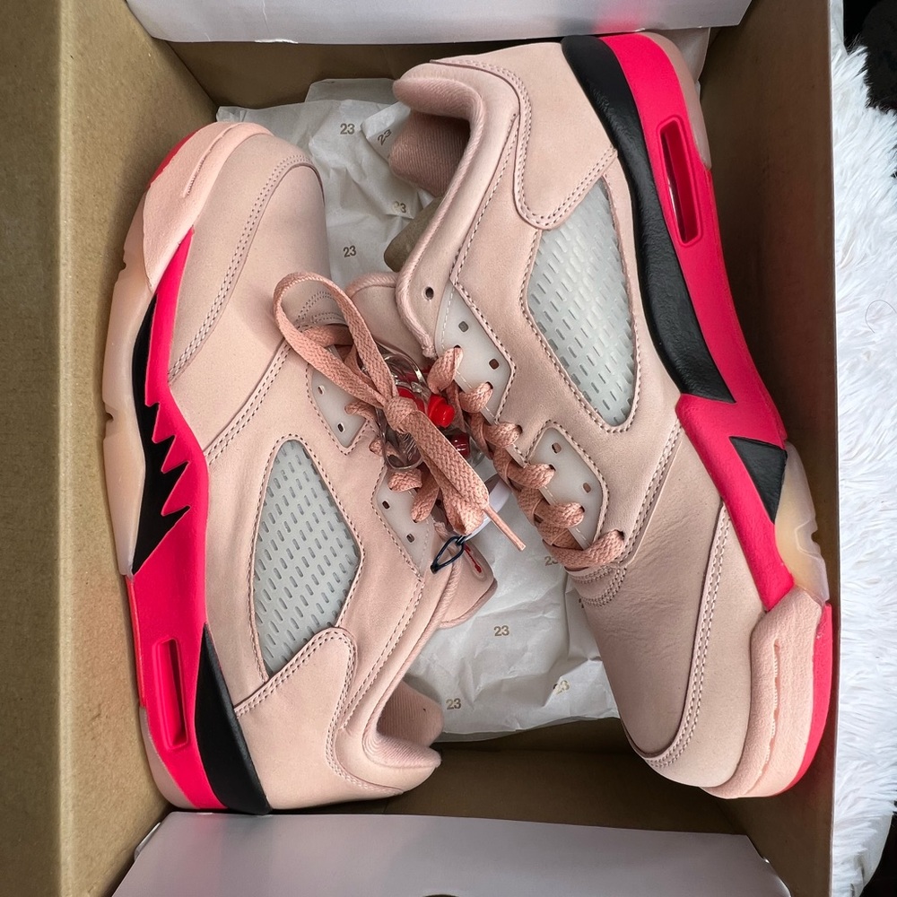 Pink Nike retro Jordan 5’s low never worn size 11